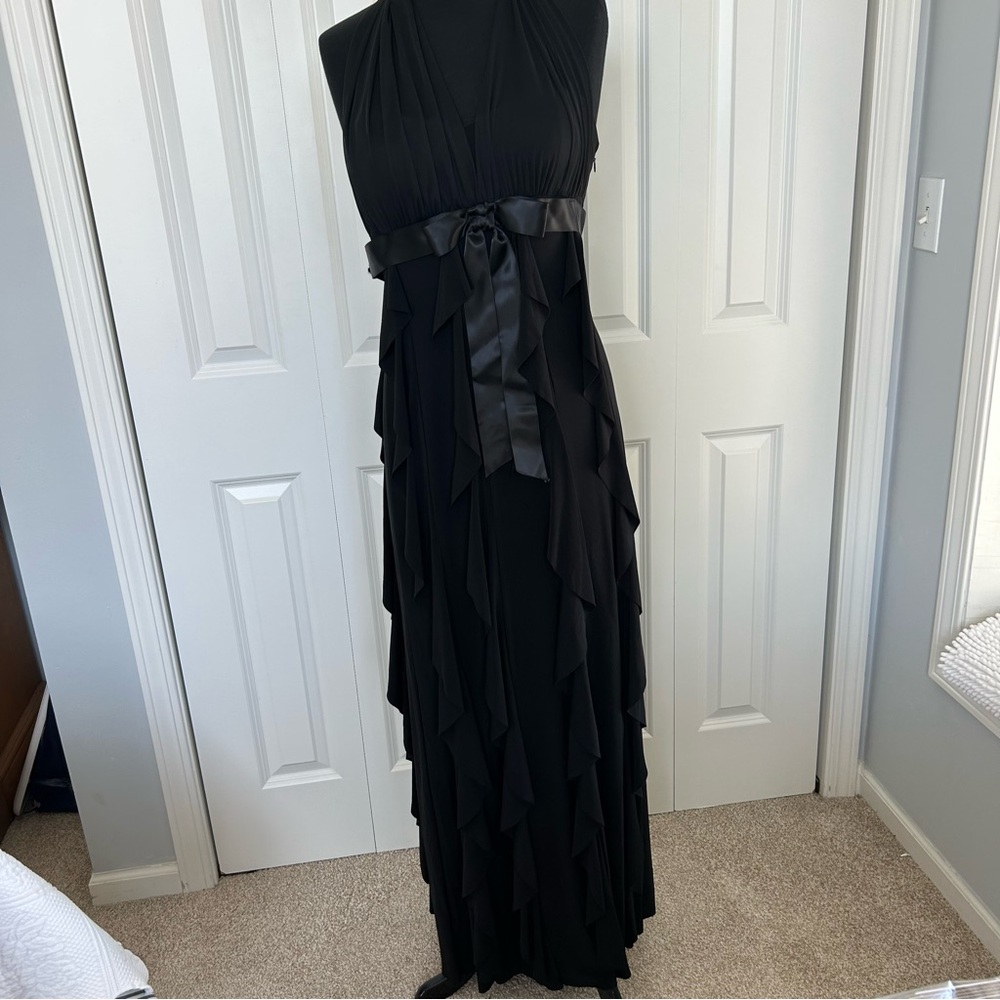 Elegant Black Sleeveless Dress 10